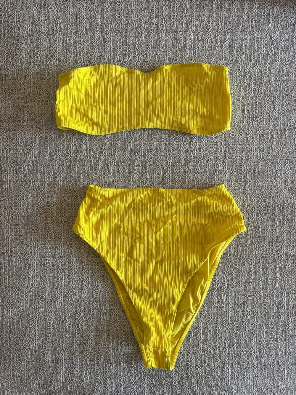 Frankie’s Bikini yellow plisse ribbed bikini set M top & bottoms
